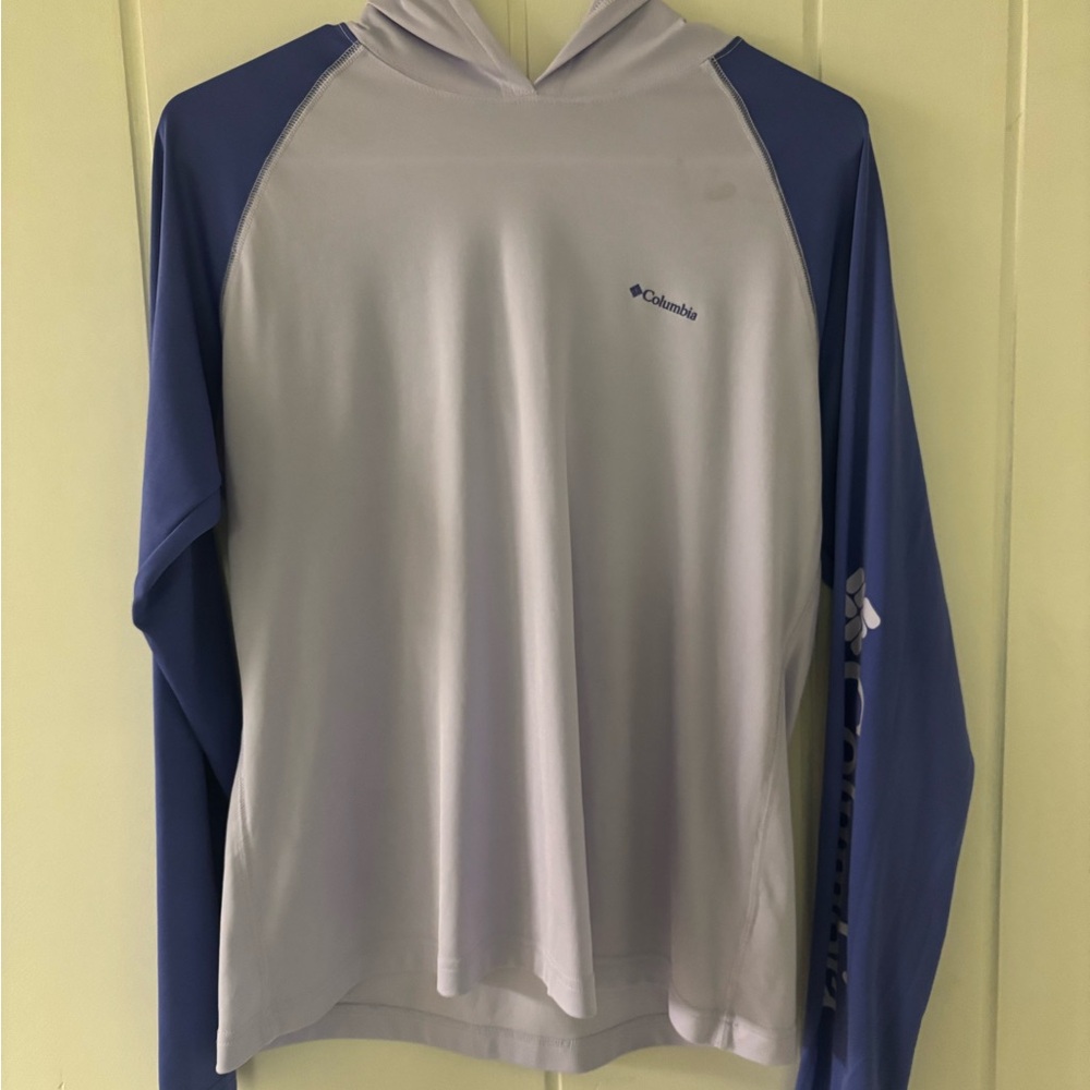 Columbia long sleeve, size large